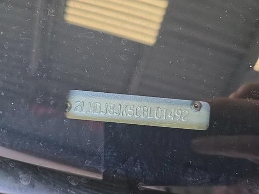 2012 Lincoln MKX Base