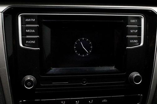 2016 Volkswagen Passat 1.8T S
