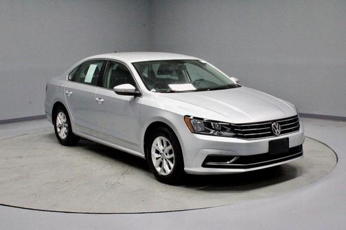 2016 Volkswagen Passat 1.8T S