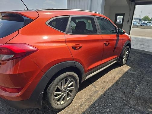 2017 Hyundai TUCSON SE