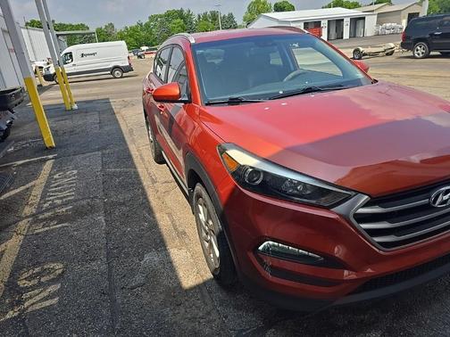 2017 Hyundai TUCSON SE