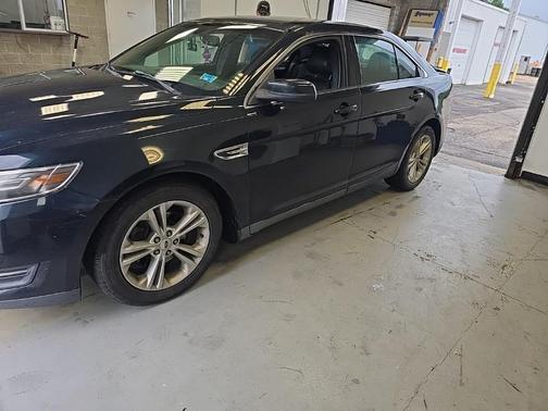 2014 Ford Taurus SEL