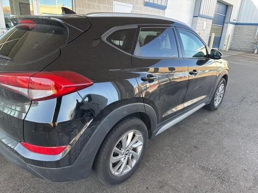 2017 Hyundai TUCSON SE Plus