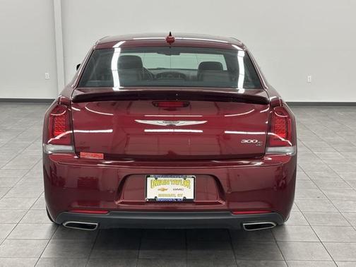 2019 Chrysler 300 S