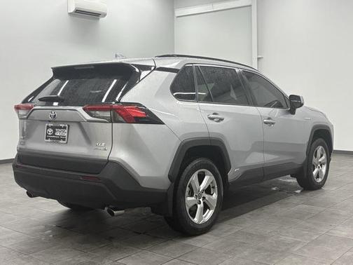 2021 Toyota RAV4 Hybrid XLE Premium