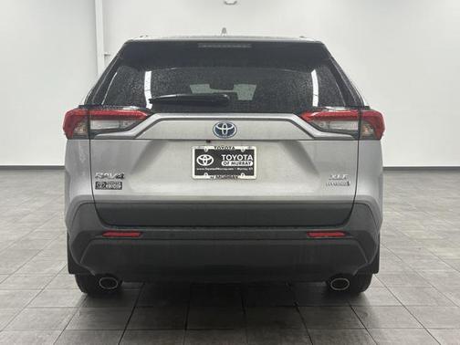 2021 Toyota RAV4 Hybrid XLE Premium