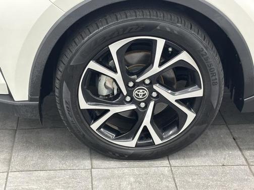 2021 Toyota C-HR XLE