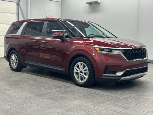 2024 Kia Carnival LX