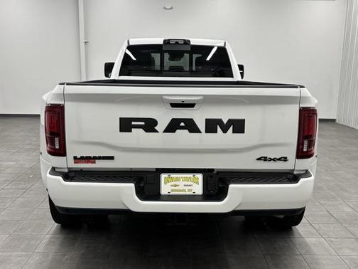 2025 RAM 3500 Laramie Crew Cab 4x4 8' Box