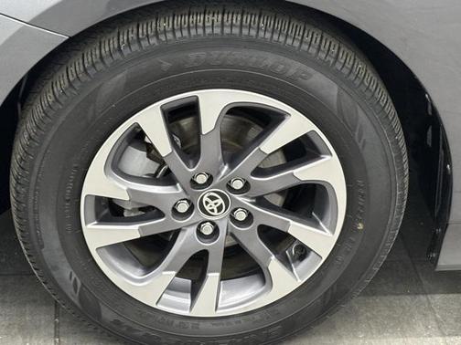 2022 Toyota Prius XLE