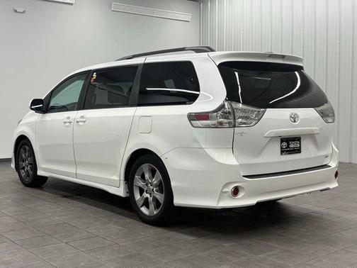2012 Toyota Sienna SE