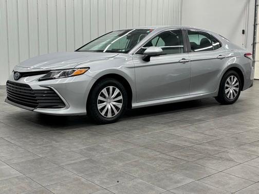 2023 Toyota Camry Hybrid LE