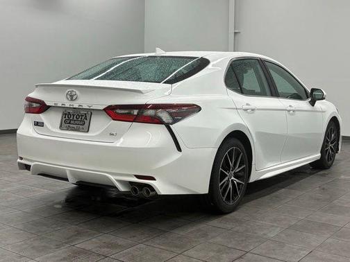 White 2022 Toyota Camry SE