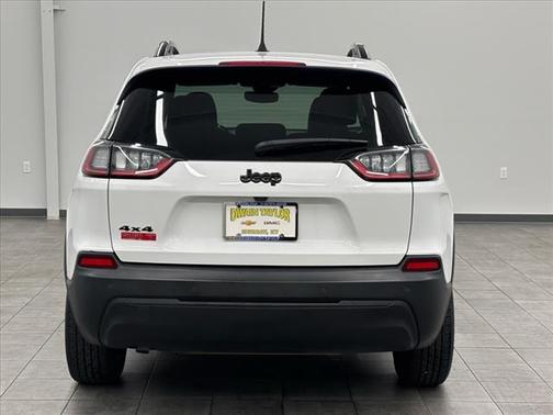 2023 Jeep Cherokee Altitude Lux