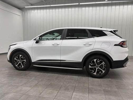 Glacial White Pearl 2023 Kia Sportage EX