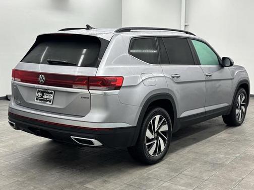 2025 Volkswagen Atlas 2.0T SE w/Technology 4MOTION