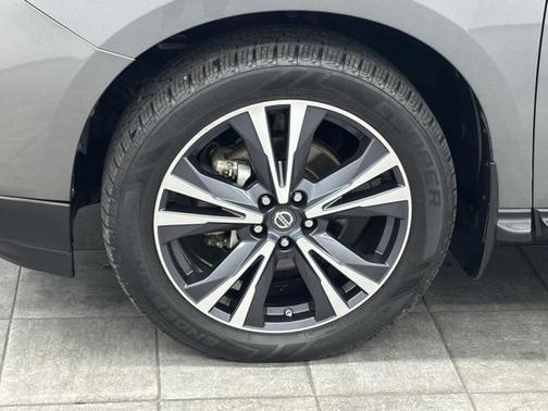 2018 Nissan Pathfinder Platinum