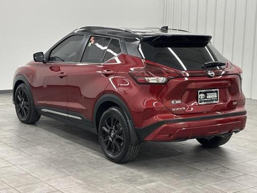 2022 Nissan Kicks SR