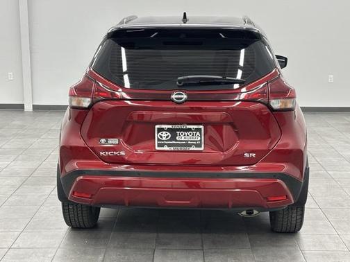 2022 Nissan Kicks SR