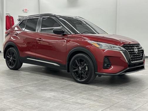 2022 Nissan Kicks SR