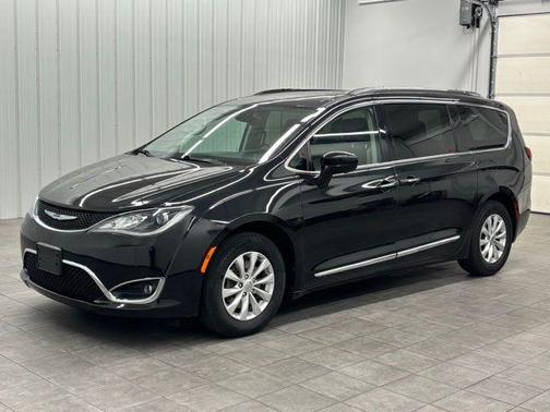 2018 Chrysler Pacifica Touring-L
