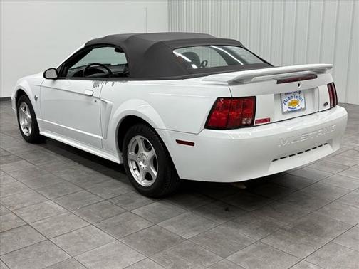 2004 Ford Mustang