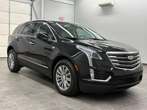 Stellar Black Metallic 2017 Cadillac XT5 Luxury
