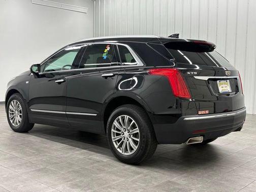 Stellar Black Metallic 2017 Cadillac XT5 Luxury