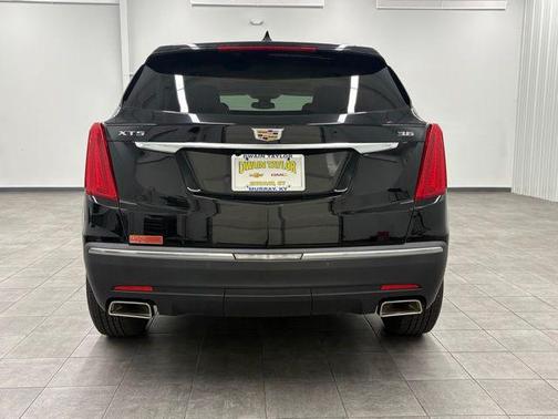 Stellar Black Metallic 2017 Cadillac XT5 Luxury