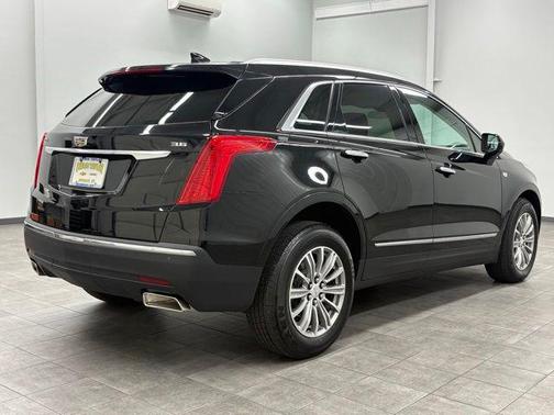 Stellar Black Metallic 2017 Cadillac XT5 Luxury