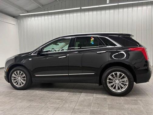 Stellar Black Metallic 2017 Cadillac XT5 Luxury