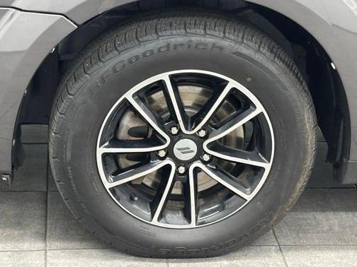 Granite Pearlcoat 2018 Dodge Journey SE