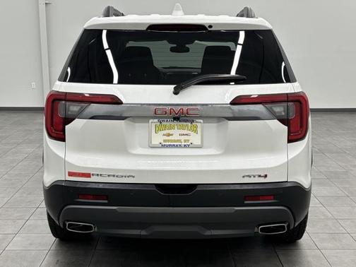 2022 GMC Acadia AWD AT4