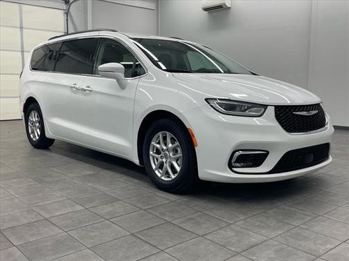 2022 Chrysler Pacifica Touring-L