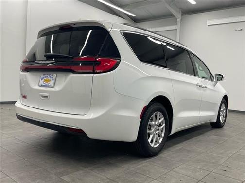 2022 Chrysler Pacifica Touring-L