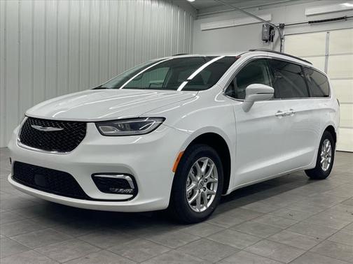 2022 Chrysler Pacifica Touring-L