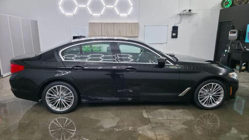 Jet Black 2020 BMW 530 xDrive