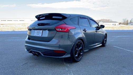 2017 Ford Focus ST 