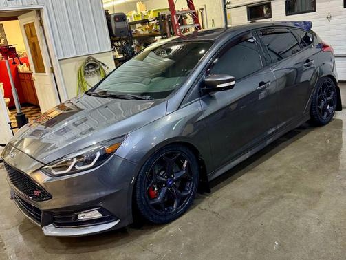 2017 Ford Focus ST 