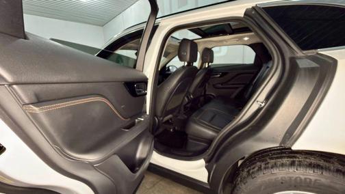 2019 Jaguar F-PACE 30t Prestige AWD 4dr SUV