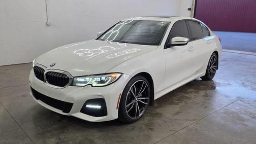 Mineral White Metallic 2019 BMW 330 xDrive