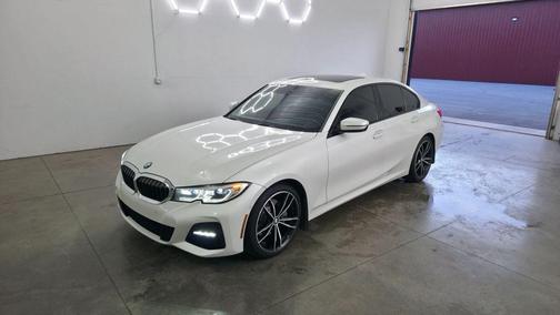 Mineral White Metallic 2019 BMW 330 xDrive