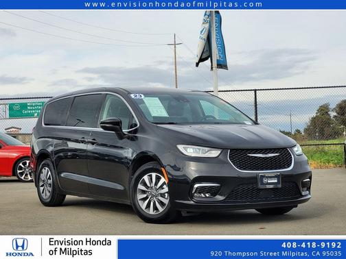 2023 Chrysler Pacifica Hybrid Touring L