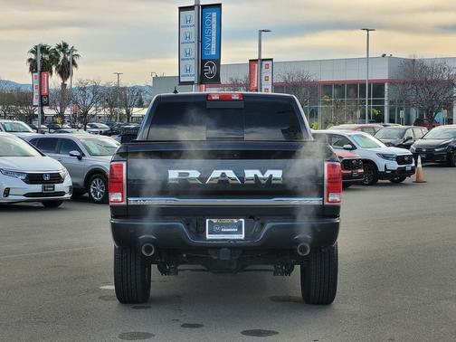 2017 RAM 1500 Limited Crew Cab 4x4 5'7' Box