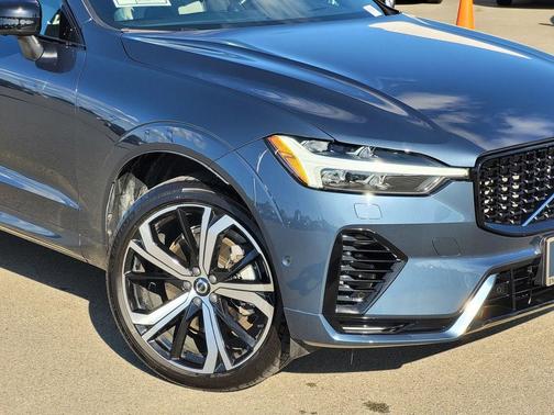 2022 Volvo XC60 Recharge Plug-In Hybrid T8 R-Design