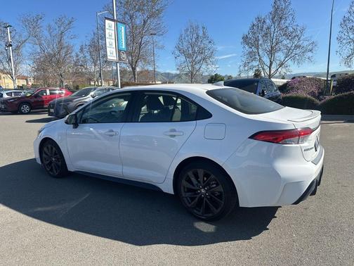 2024 Toyota Corolla Hybrid SE