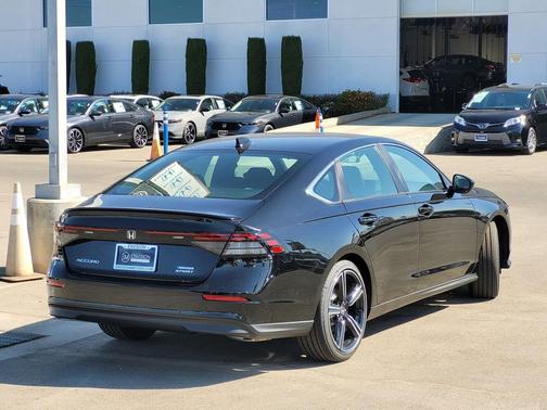 2025 Honda Accord Hybrid Base