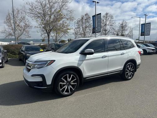 2021 Honda Pilot Touring 8-Passenger