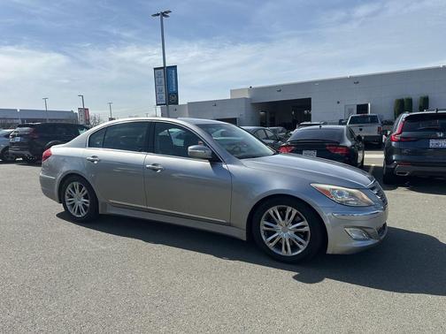 2012 Hyundai Genesis 4.6