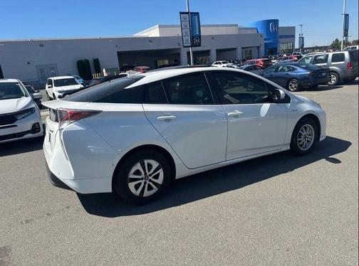 Blizzard Pearl 2018 Toyota Prius Two